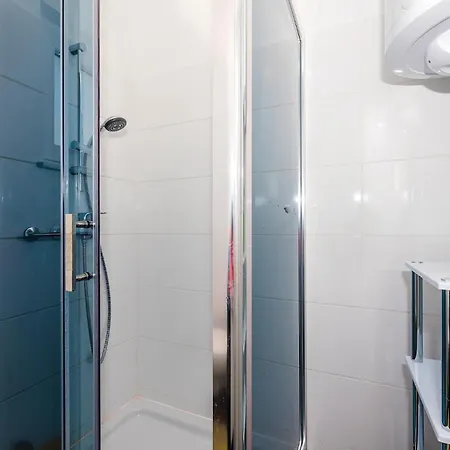 3 Bedroom In Holiday home *
